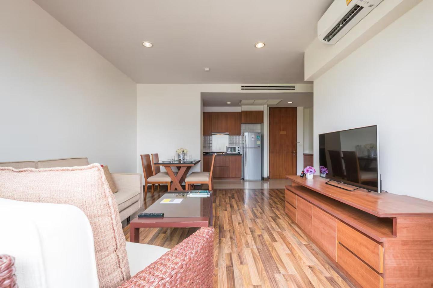 Aparthotel Bangkok Patio Bts Sanam Pao Esterno foto