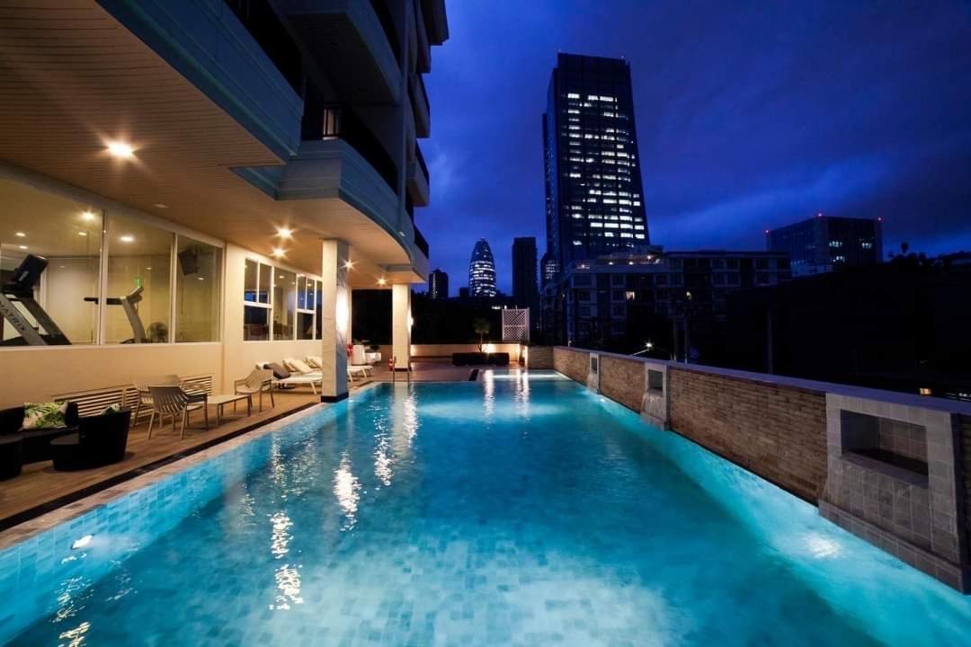 Aparthotel Bangkok Patio Bts Sanam Pao Esterno foto