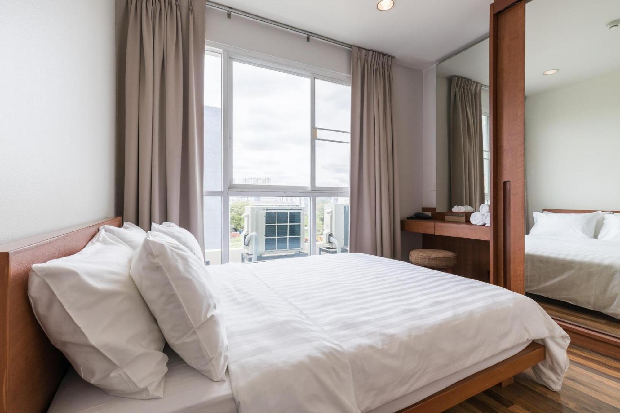 Aparthotel Bangkok Patio Bts Sanam Pao Esterno foto